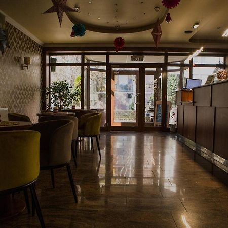 Wolf Hotel Sarvar Ngoại thất bức ảnh